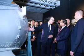 El primer ministro Pham Minh Chinh visita el Museo de Energía Atómica. Foto: VNA