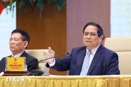El primer ministro de Vietnam, Pham Minh Chinh, preside la reunión.
