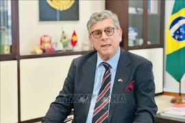 El embajador de Brasil en Vietnam, Marco Farani, en una entrevista con la prensa (Foto: VNA)