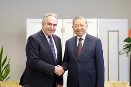 El secretario general del Partido Comunista de Vietnam (PCV), To Lam, sostiene un encuentro con Kurt M. Campbell, exsubsecretario de Estado de Estados Unidos. Foto: VNA