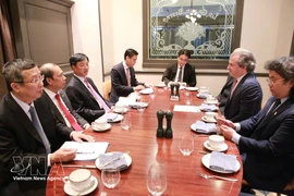 Encuentro de trabajo con Rosen Partners. Foto: VNA