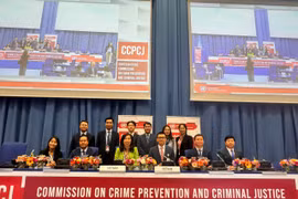 La delegación vietnamita asiste al 34º período de sesiones de la Comisión de Prevención del Delito y Justicia Penal (CCPCJ34) en Viena, Austria. (Foto: Ministerio de Relaciones Exteriores)