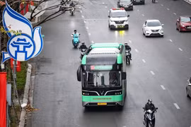 Un autobús eléctrico en Hanoi. (Foto: VNA)