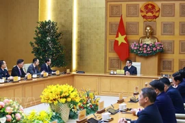 El primer ministro de Vietnam, Pham Minh Chinh, recibe a He Wei, embajador de China. (Foto: VNA)