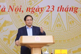 El primer ministro vietnamita, Pham Minh Chinh, preside la 14.ª reunión del Comité Directivo Nacional para la lucha contra la pesca ilegal, no declarada y no reglamentada. (Foto: VNA)