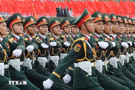 Oficiales del Ejército en el desfile conmemorativo del 80 aniversario de la Revolución de Agosto y el Día Nacional el 2 de septiembre. (Fuente: VNA)