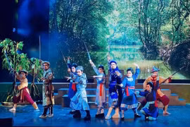 Jóvenes artistas vietnamitas aportan nueva vitalidad al teatro tradicional