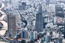 Ciudad Ho Chi Minh consolida su posición como principal destino de inversión en Vietnam, con un fuerte incremento de operaciones de fusiones y adquisiciones. (Foto: VNA)