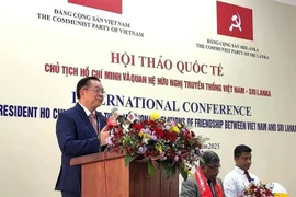 El jefe de la Comisión de Propaganda, Educación y Movilización de Masas del Partido Comunista de Vietnam, Nguyen Trong Nghia, habla en el seminario. (Foto; VNA)