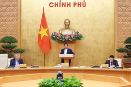 El primer ministro Pham Minh Chinh preside la reunión del Gobierno. (Foto: VNA)