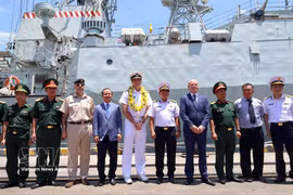 Delegados de Vietnam y Canadá en el acto de recepción (Foto: VNA)
