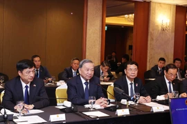 El secretario general del Partido Comunista de Vietnam, To Lam, asiste al coloquio sobre ciencia y tecnología Vietnam-Corea del Sur en Seúl, (Foto: VNA)