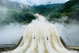 Fuertes lluvias y deslizamientos amenazan el norte y centro de Vietnam