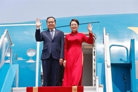 El presidente de la Asamblea Nacional (AN) de Vietnam, Tran Thanh Man, y su esposa viajan a Malasia. (Foto: VNA)