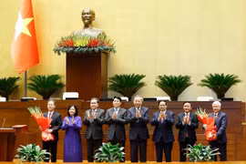 Nguyen Van Quang presta juramento ante la Asamblea Nacional y el pueblo. (Foto: VNA)