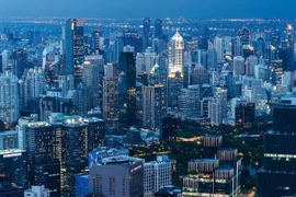 El horizonte con el crepúsculo fue fotografiado durante el atardecer en Bangkok, Tailandia, el 15 de mayo de 2025. (Foto: Reuters)