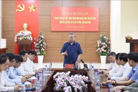 El secretario general del Partido Comunista de Vietnam, To Lam, en la reunión de trabajo con las autoridades de la comuna Si Pa Phin. (Foto: VNA)