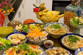 Un banquete tradicional del Tet de Hanoi.