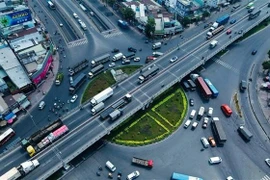 Ciudad Ho Chi Minh abre paso al desarrollo con modernas infraestructuras viales