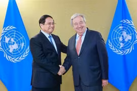 El primer ministro Pham Minh Chinh y el secretario general de la ONU, António Guterres. (Foto: VNA)