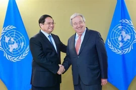 El primer ministro Pham Minh Chinh y el secretario general de la ONU, António Guterres. (Foto: VNA)