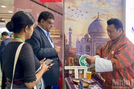 La Feria Internacional de Turismo de Vietnam (VITM) 2026 reúne a numerosas empresas dedicadas al turismo outbound, un segmento que continúa registrando un crecimiento sostenido en el país. (Foto: nhandan.vn)