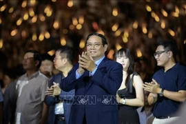 El primer ministro Phạm Minh Chính en el concierto. Foto: VNA