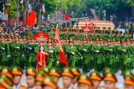 El primer ministro Pham Minh Chinh exige reforzar seguridad y orden público durante celebraciones del Día Nacional. (Foto: VNA)