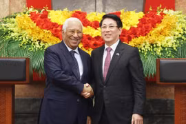 El presidente de Vietnam, Luong Cuong, y el presidente del Consejo Europeo, António Costa. (Foto: VNA)