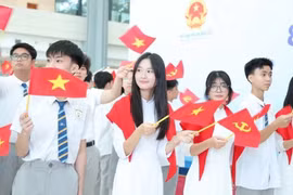 Estudiantes en la ceremonia de apertura del curso escolar 2025-2026. (Fuente: phunuvietnam.vn)