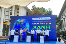 Los delegados en el evento La Hora del Planeta 2025. (Foto: Duc Duy/Vietnam+)