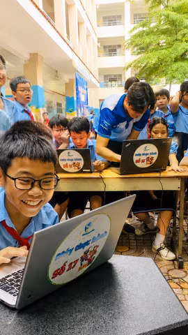 Vietnam busca garantizar seguridad de los niños en el entorno digital 