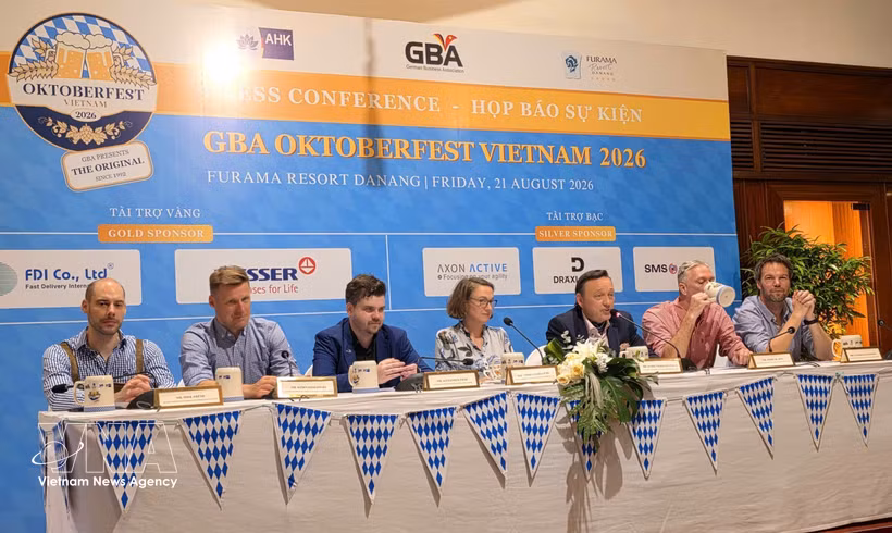 El Comité Organizador del festival cultural alemán “GBA Oktoberfest Vietnam 2026” presenta información sobre el evento. Foto: VNA