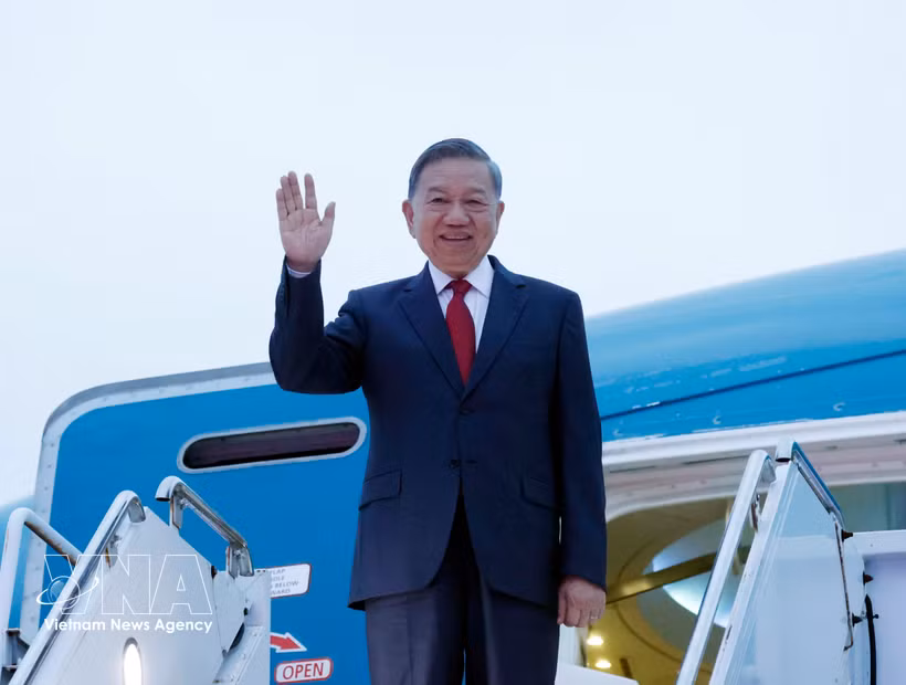 El secretario general del Partido Comunista de Vietnam y presidente de la República, To Lam, llega a Nueva York para participar en Debate General de Alto Nivel del 81.º período de sesiones de la Asamblea General de las Naciones Unidas y las actividades bilaterales en Estados Unidos. Foto: VNA