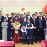 El secretario general del PCV, To Lam, se reúne con comunidad de connacionales en Corea del Sur (Fuente: VNA)