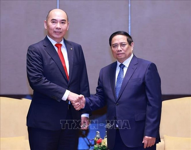 El primer ministro Pham Minh Chinh recibe a Datuk Ng Yih Pyng, presidente de las Cámaras de Comercio e Industria Chinas Asociadas de Malasia, en Kuala Lumpur el 25 de mayo (Foto: VNA) china-malaysia-vietnam.jpg