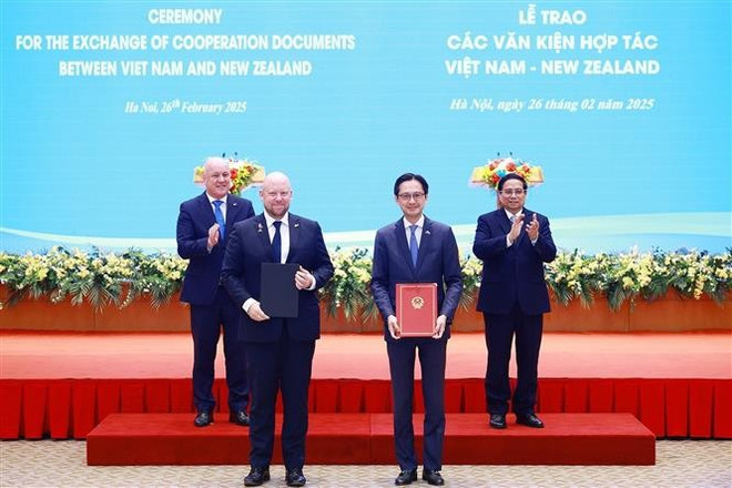 vna-potal-thu-tuong-pham-minh-chinh-va-thu-tuong-new-zealand-hoi-dam-va-chung-kien-ky-ket-hop-tac-giua-hai-nuoc-7875772.jpg