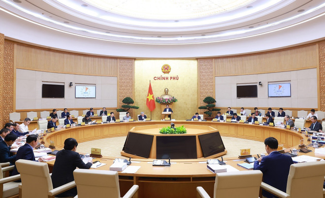 La sesión temática del Gobierno sobre la elaboración legislativa se celebró en abril de 2025. (Fuente: VNA) vna-potal-thu-tuong-chu-tri-phien-hop-chinh-phu-chuyen-de-ve-xay-dung-phap-luat-thang-42025-7968974.jpg