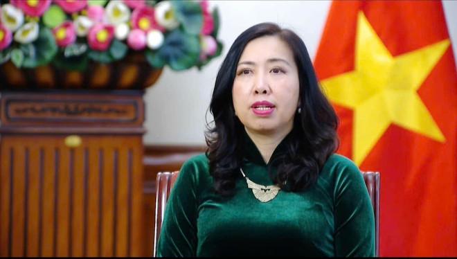 La viceministra de Relaciones Exteriores de Vietnam, Le Thi Thu Hang (Fuente: VNA) vna-potal-thu-truong-ngoai-giao-le-thi-thu-hang-tra-loi-bao-chi-truoc-them-chuyen-cong-tac-cua-chu-tich-quoc-hoi-tran-thanh-man-7945731.jpg