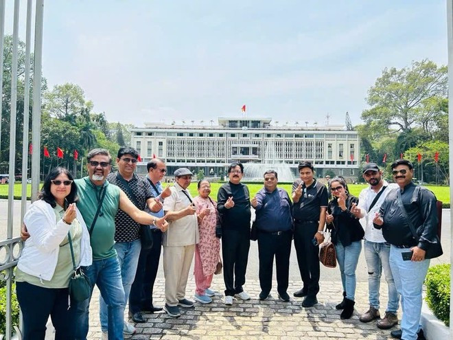 Los turistas indios en Ciudad Ho Chi Minh (Fuente: VNA) indian-tourists-2.jpg