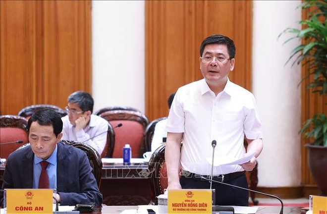 El ministro de Industria y Comercio, Nguyen Hong Dien, pronuncia un discurso en la reunión (Fuente: VNA) uuid3d6ae1e05b-d44c-4f60-9c1e-d867a4a8e67d26code3d00126library3d126type3d126mode3d126loc3dtrue26cap3dtrue.jpg