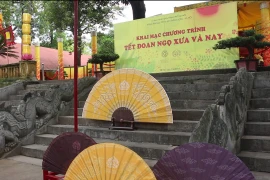 Fiesta tradicional de Doan Ngo en Vietnam recreará ritual de concesión de abanicos