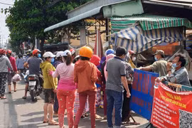 Reafirma Ciudad Ho Chi Minh garantía de productos esenciales para pobladores