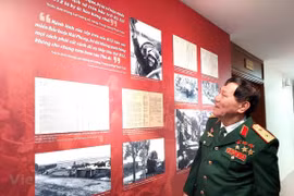 Efectuán Exposición sobre victoria de “Hanoi - Dien Bien Phu en el aire”