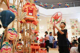 Juguetes tradicionales animan Festival del Medio Otoño de 2022