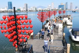 (Video) Festejan en Vietnam Día de San Valentín pese a propagación de COVID-19