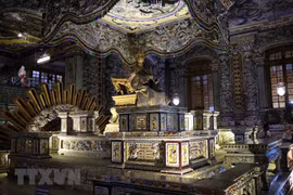 (Foto) Exploran la tumba del emperador Khai Dinh en Thua Thien-Hue