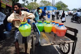 Camboya suministra agua potable a zonas afectadas por la sequía