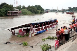 Al menos 13 muertos por accidente de barco en Tailandia