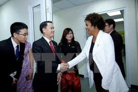 Secretaria general de OIF visita periódico Le Courrier du Vietnam